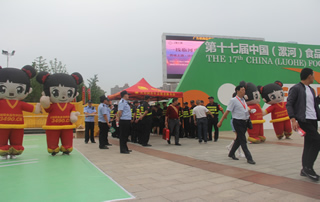 好妞妞气模迎来送往全国各地的经销商和厂家
